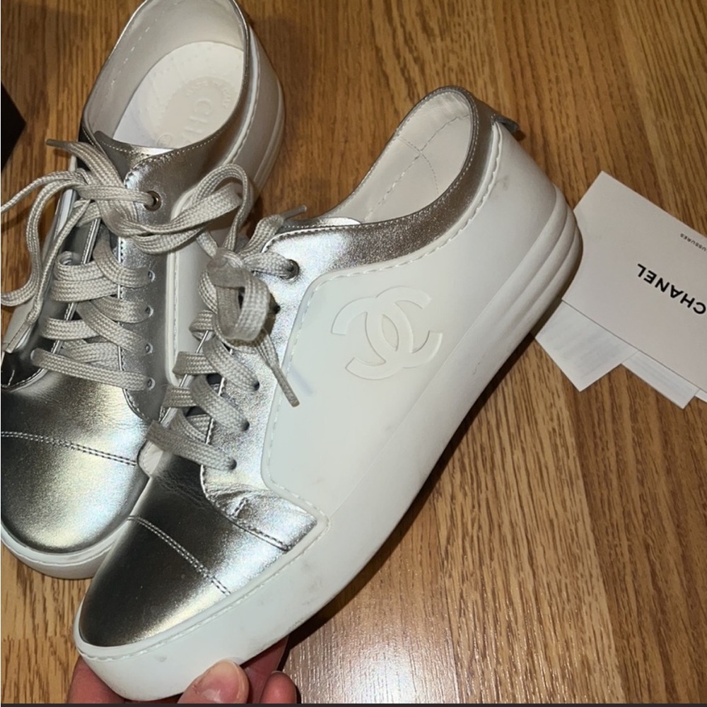 Beautiful Chanel CC  Tennis shoes size 8.5 - Picture 2 of 8